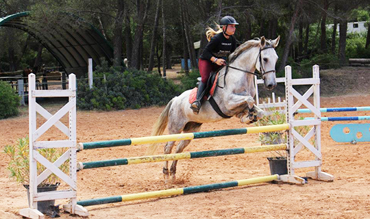 ranch a Grimaud-restaurant a Grimaud-randonnee equestre massif des Maures-centre equestre Cogolin-ferme pedagogique Saint-Tropez-promenade a cheval Sainte-Maxime